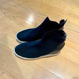 Black, Steve Madden platform zip up boots